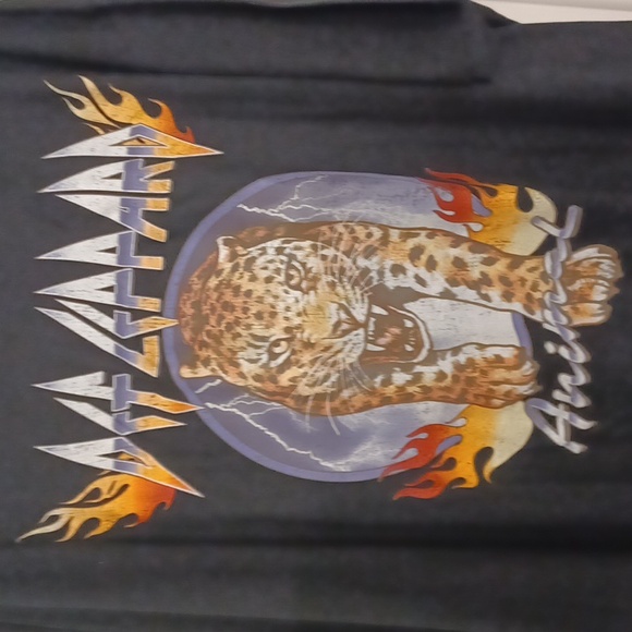Def Leppard T-shirt NWT - Picture 2 of 10